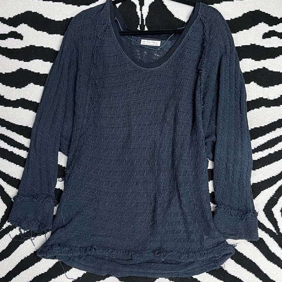 FREE PEOPLE Thien's Hacci Top Drop Shoulder Raw Seams Charcoal Gray Size Large - Picture 4 of 10